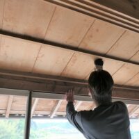 【野川の古民家　南廊下天井の塗装処理！！】（令和 5年5月 中旬）